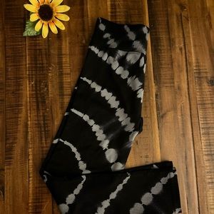 PINK Active stretch excercise tights.  Seamless HighWaist 7/8 workout pant